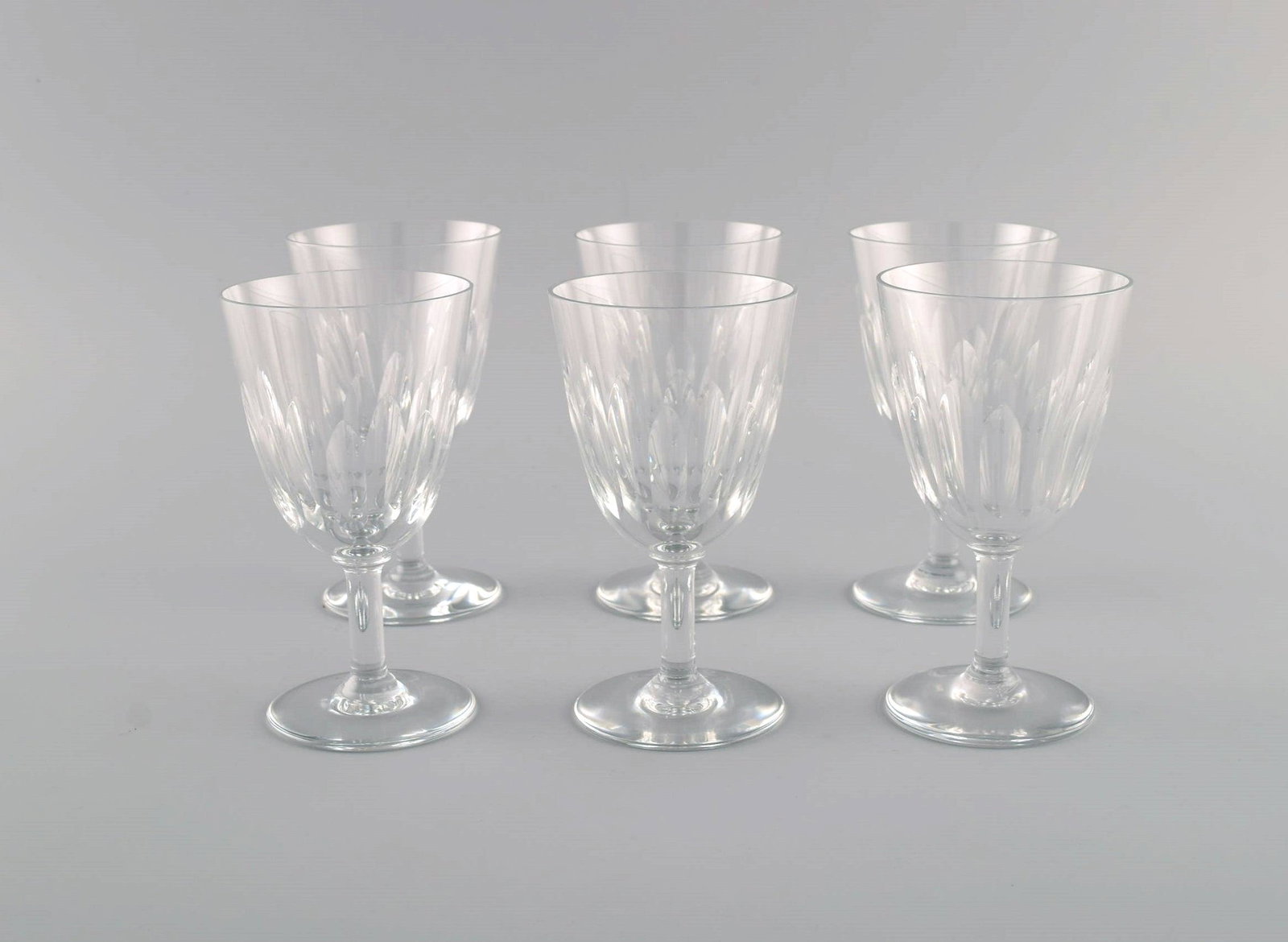 Baccarat, France. Six art deco white wine glasses in clear mouth-blown crystal glass. 1930s.: Baccarat, France. Six art deco white wine glasses in clear mouth-blown crystal glass. 1930s. Measures: 12 x 6.7 cm. In excellent condition. Stamped. Reserve: $300.00 Shipping: Domestic: Shipping rates