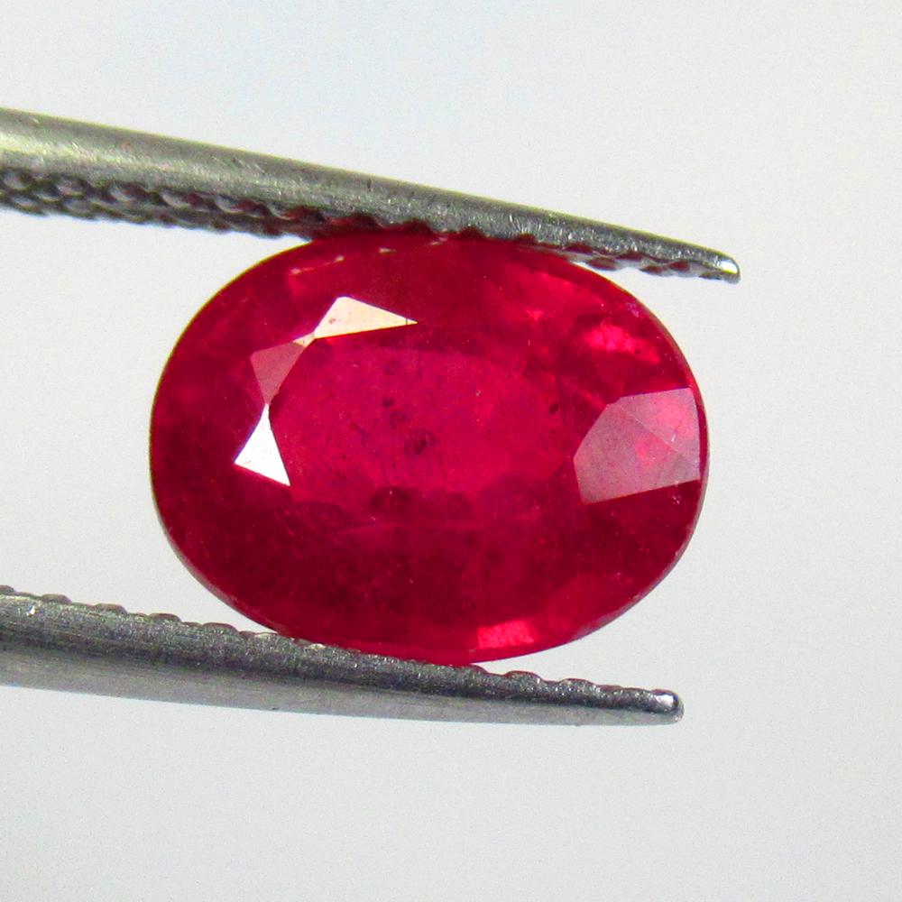 3.25 Ctw Natural Mozambique Red Ruby Oval Cut (1 of 2)
