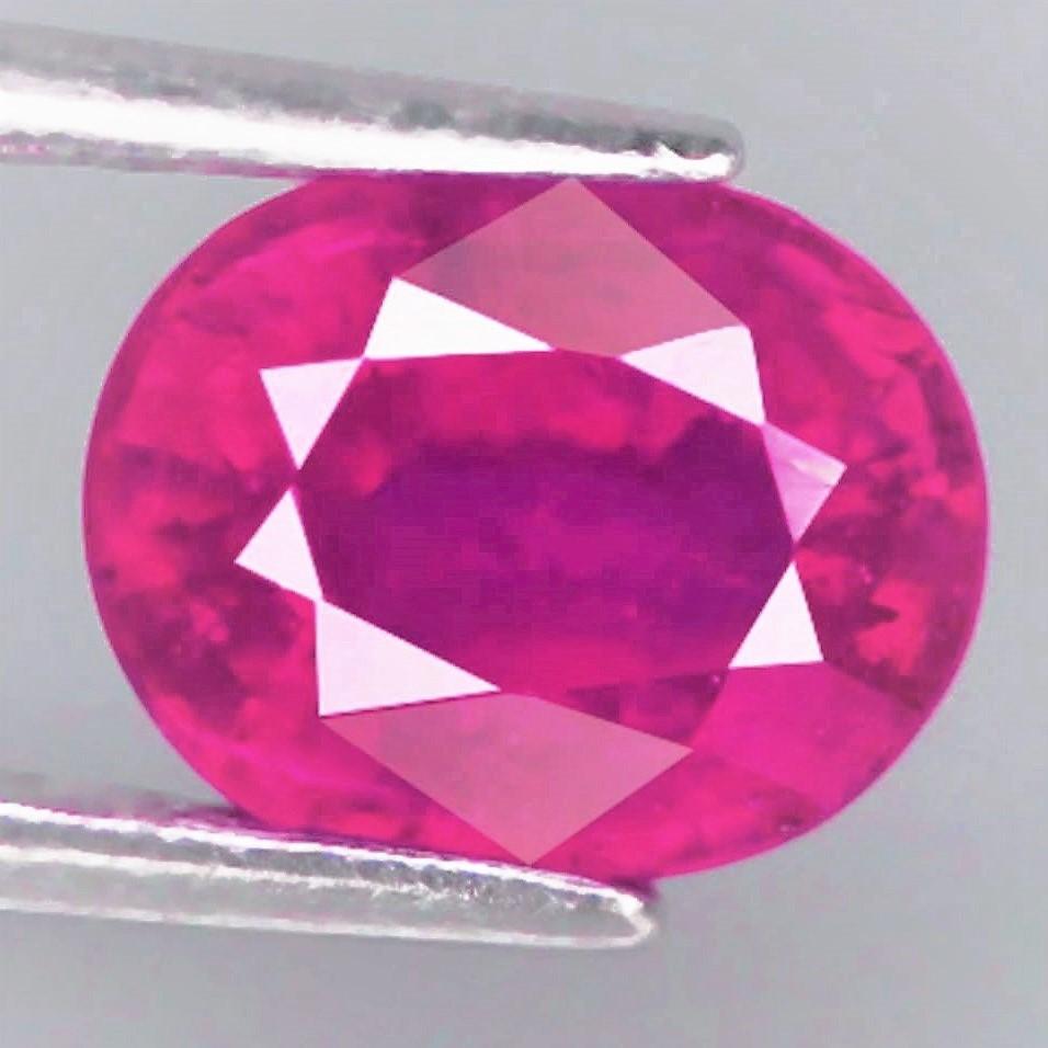 3,38 cts Natural Oval Pink Red Ruby (1 of 2)