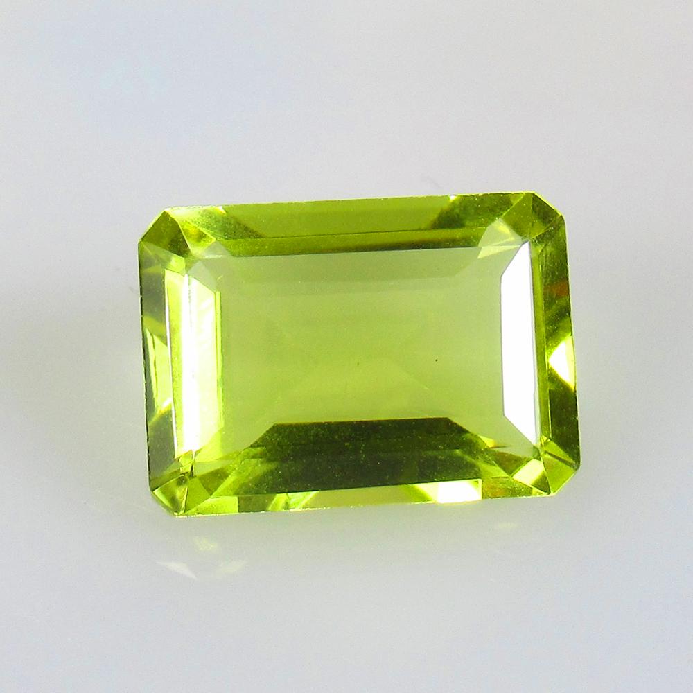 Natural Lemon Quartz - 6.67 Ct: No Reserve! Title: Natural Lemon Quartz - 6.67 Ct Origin: Africa Weight: 6.67 Size/Dimensions: 14.2 x 10.0 x 6.3 mm Additional Information: Pieces : 1 No's / Shape : Octagon Cut / Color : Greenish Yel