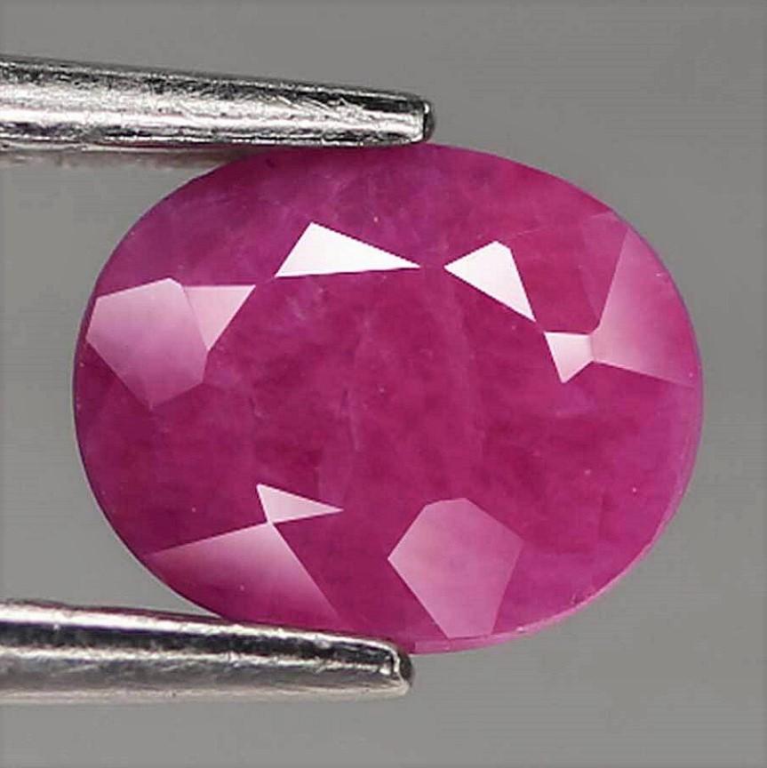 6,78 cts Natural Oval Pink Red Ruby (1 of 2)
