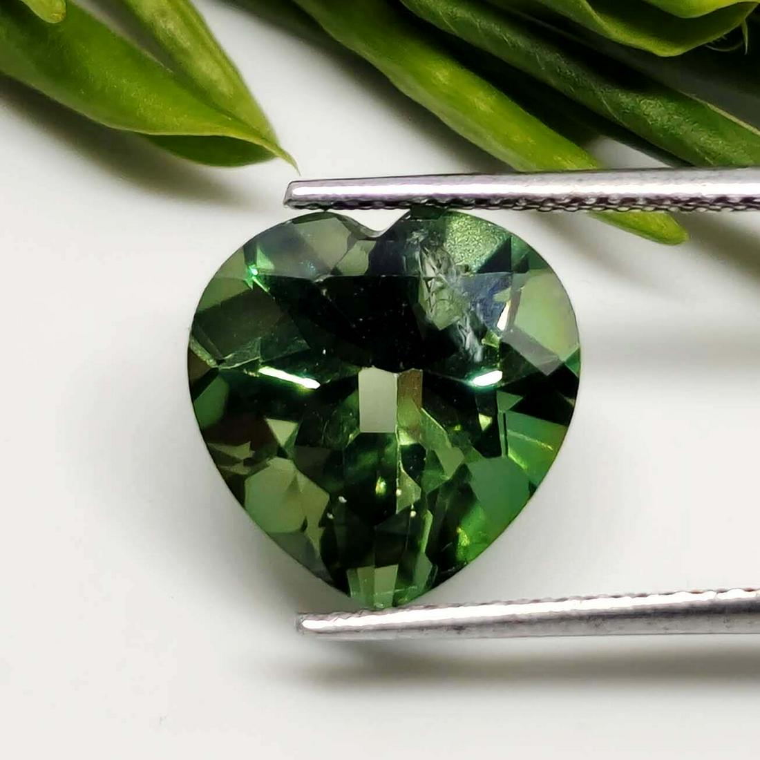 7.50 ct Top Grade Natural Emerald Green Topaz (1 of 3)