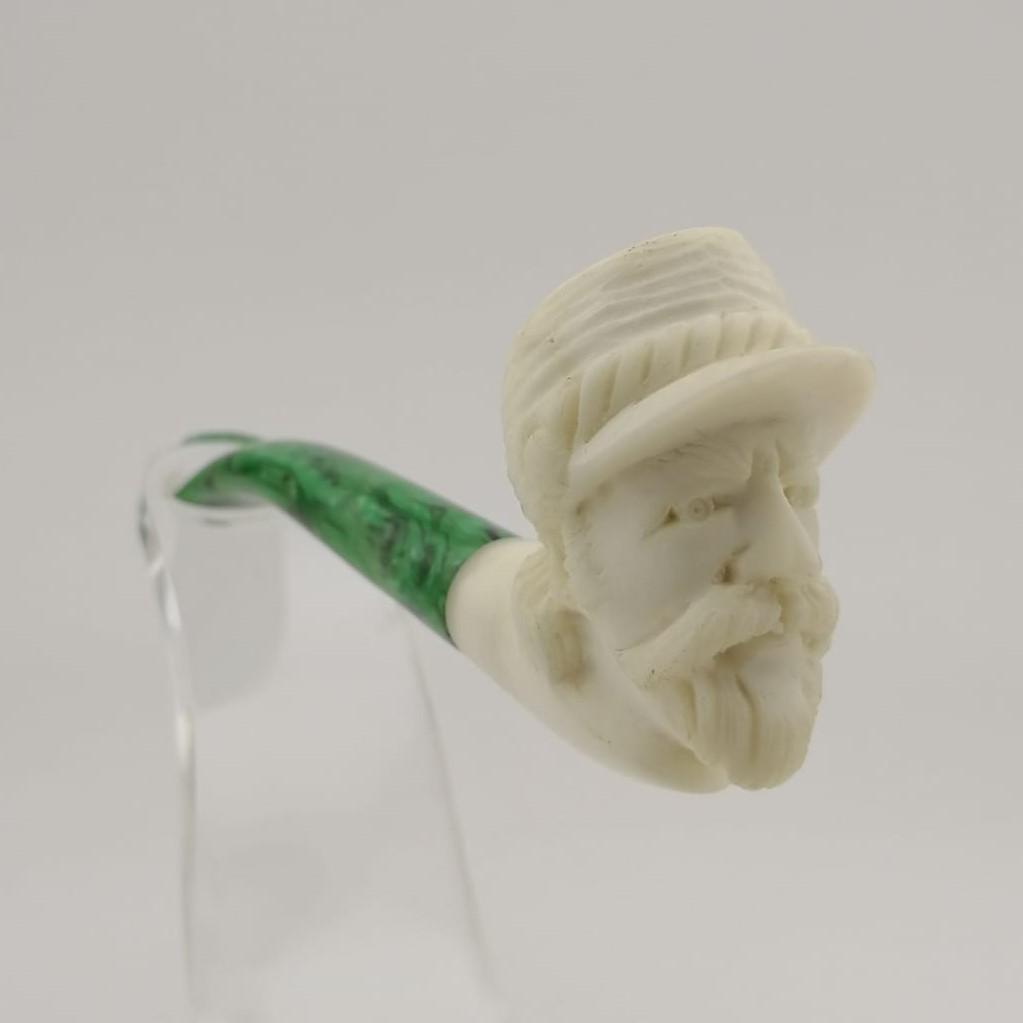 American Soldier Meerschaum Pipe: Title: American Soldier Meerschaum Pipe Materials: Meerschaum Dimension: 5.3 inch(13.5cm) Additional Information: Civil War American Soldier,Hand carved Meerschaum Pipe. Made in Turkey,Eskisehir by Me