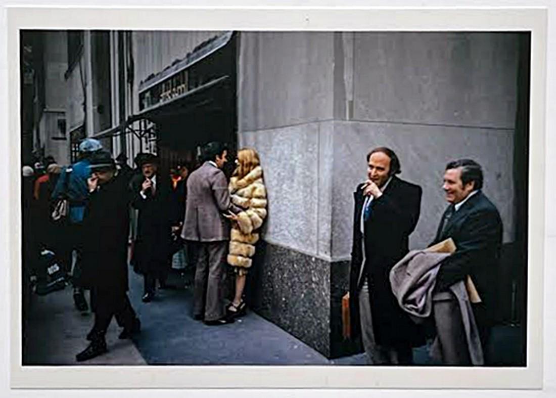 Joel Meyerowitz: New York City, 5th Ave 1974: Artist: Joel Meyerowitz Title: New York City, 5th Ave 1974 Additional Information: color photograph, signed verso, 5" x 7" Reserve: $200.00 Shipping: Domestic: Flat-rate of $15.00 to anywhere within t