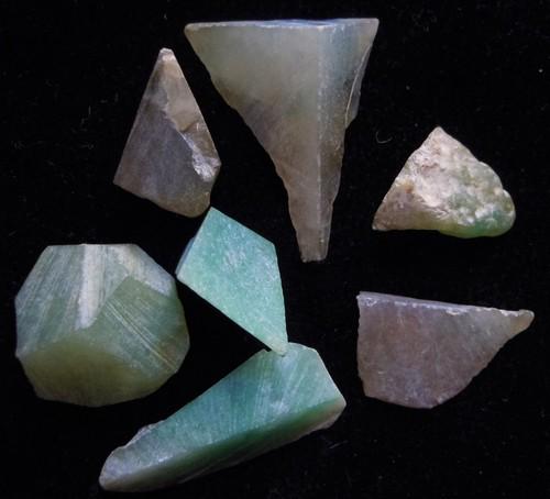 12.77 GRAM SET OF 7 GENUINE JADEITE JADE (1 of 7)