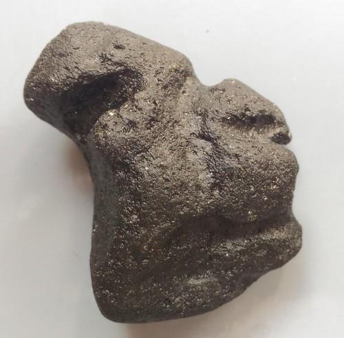 PHILIPPINITE TEKTITE - FROM METEORITE IMPACT: Title: PHILIPPINITE TEKTITE - FROM METEORITE IMPACT Origin: Paracale, Camarines Norte, Luzon, Philippines Size: 3.5x2.5x2 cm / 17 gram Description: glossy sculptural philippinite tektite with grooves