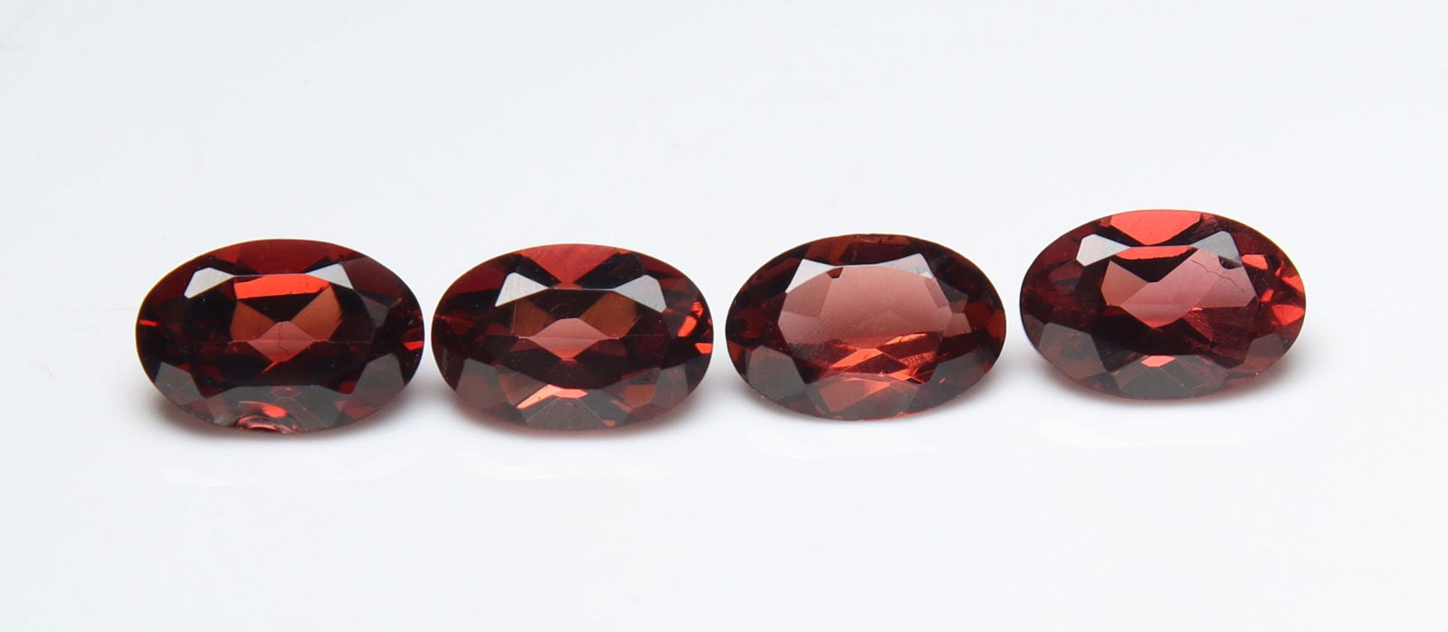 2.28 Cts Natural Almandine Garnet Set (1 of 4)