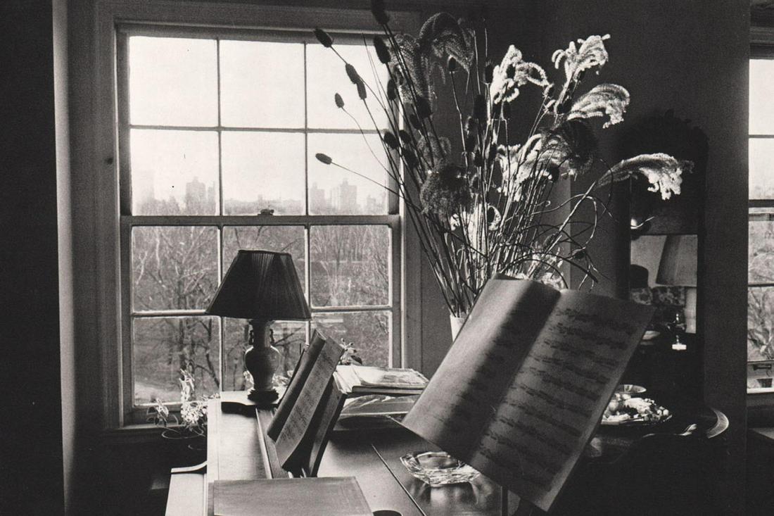 LEE FRIEDLANDER - New York City, 1974: Artist: LEE FRIEDLANDER Print Title: New York City, 1974 Medium: Photo-lithograph Printed 1970’s in the US Image size (inches) approx. 6 x 9” Lee Friedlander is an American photographer an