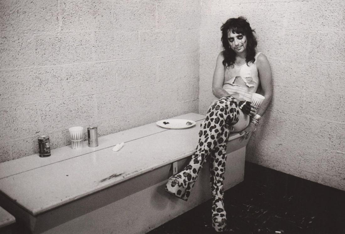 JIM MARSHALL - Alice Cooper backstage, Denver, 1972 (1 of 1)