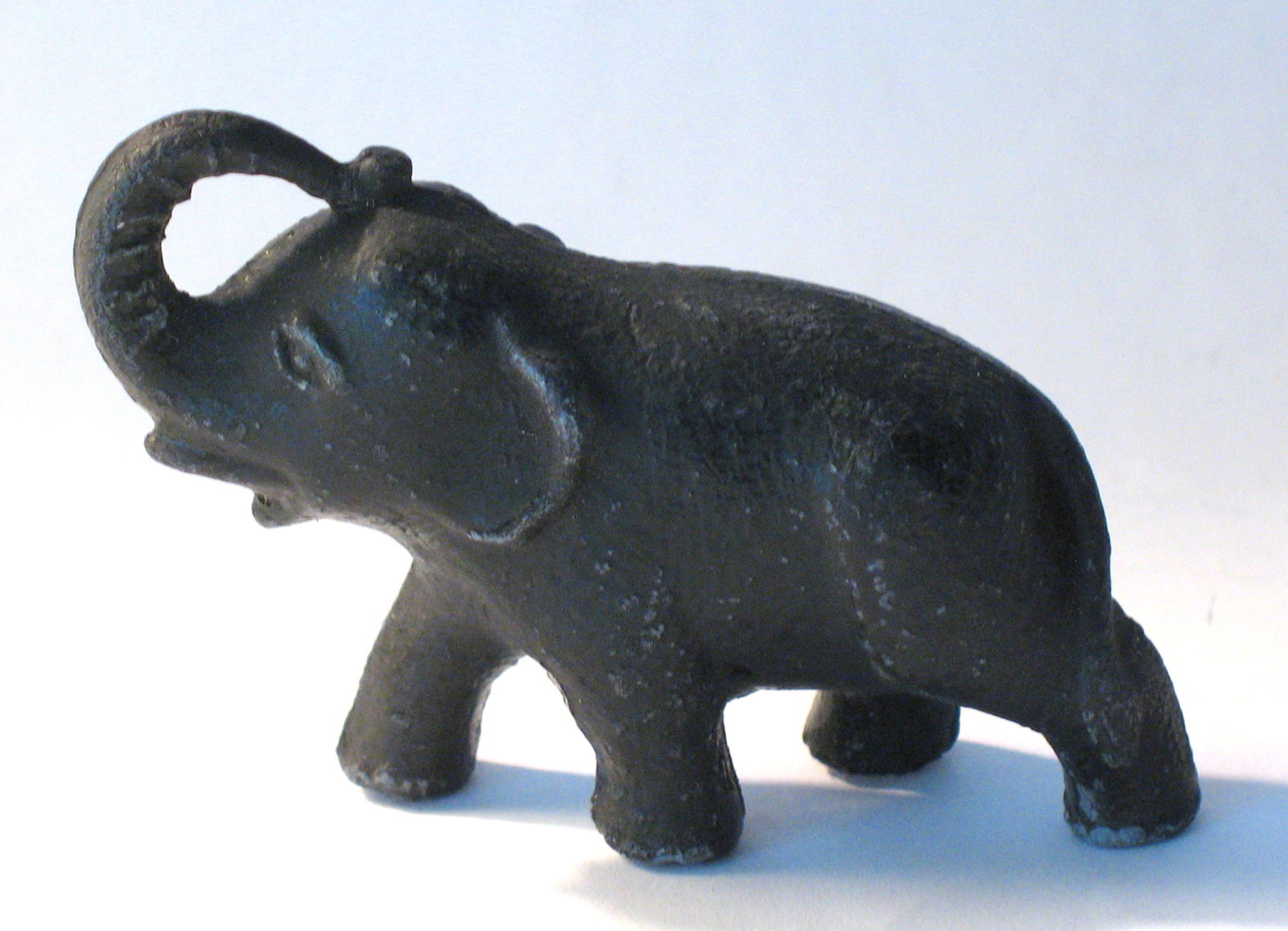 Vintage cast metal elephant paper weight. (1 of 3)