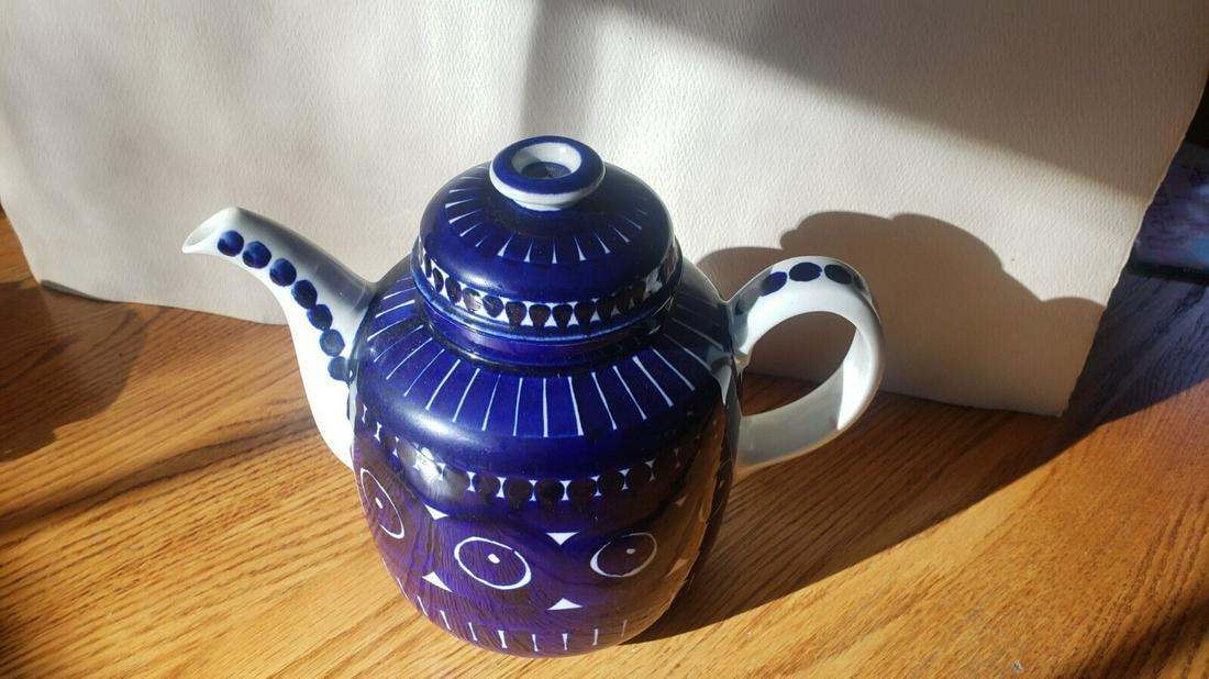 Vintage Arabia Finland Tea Pot VALENCIA Ulla Procope Cobalt Blue White Ceramic (1 of 5)