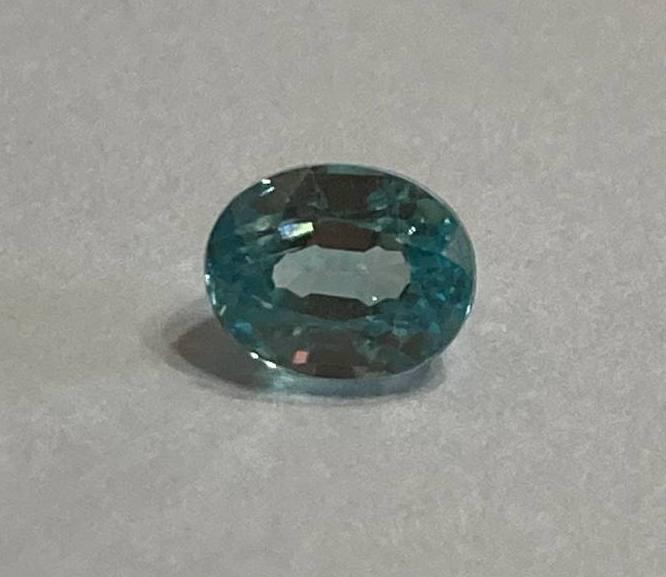 Natural Zircon 1.40ct Oval Top Deep Ocean Blue VVS (1 of 4)