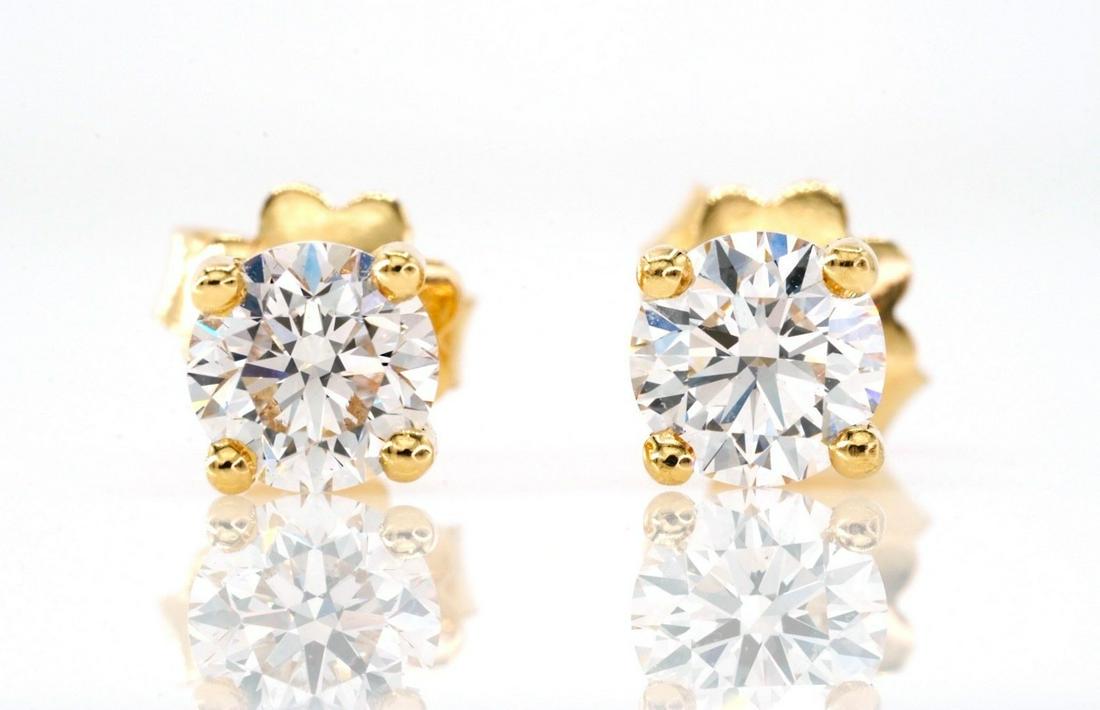 Natural 1.00 ctw. HRD Certified Diamond Earrings 18K (1 of 7)