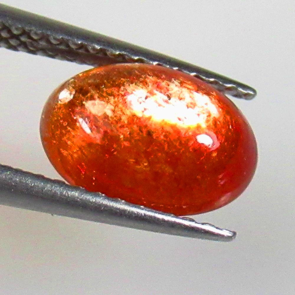 1.88 Ctw Natural Sunstone Catseye Oval Cab: No Reserve! Title: 1.88 Ctw Natural Sunstone Catseye Oval Cab Stone Clarity: Opaque Gemstones: Natural Sunstone Catseye Carat Weights: 1.88 Size/Dimensions: 9.50 x 6.70 x 4.00 mm Additional Informatio