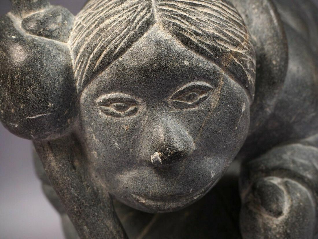 HEAVY 17 lb Joanassie Oomayoualook Inuit Canada Native Carving Hunter seal Stone (1 of 7)