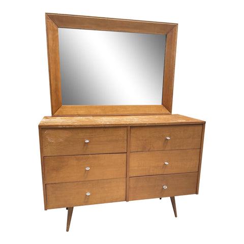 Paul McCobb Mid-Century Modern Dresser With Matching Mirror: Stunning Paul McCobb Mid-Century Modern Dresser From the Planner Group With Matching Mirror. This is such a gorgeous piece and will look amazing piece in your bedroom. DIMENSIONS: 48"W x 20"D x 33"H S