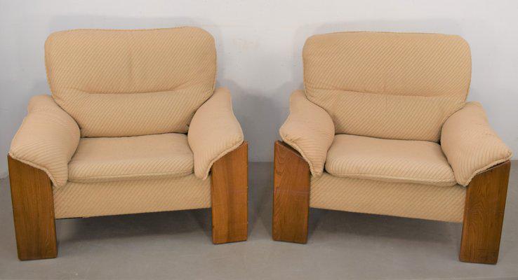 Poltrone di Mario Marenco, Italia, anni '70, set di 2: Design Vintage Mostra originale Mostra traduzione Pair of armchairs by Mario Marenco, Italian production circa 1970s. Wood and fabric. Good condition, minimal signs of time (see photos). Dimensions: H