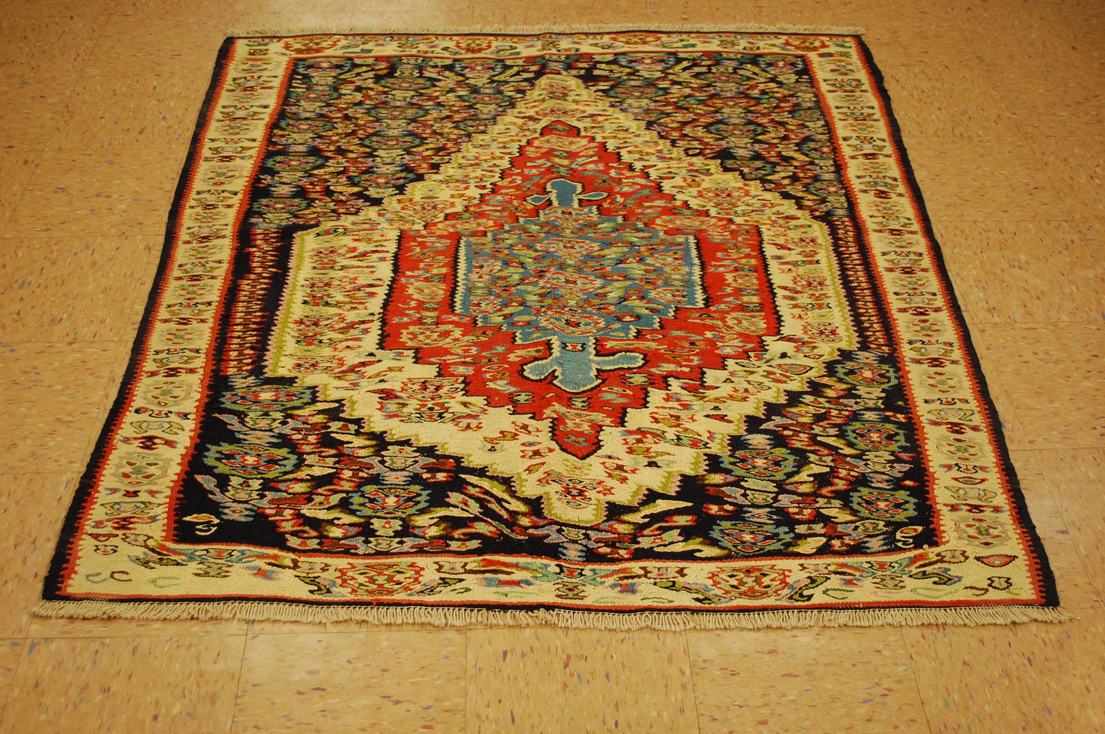 Persian SENNAH KILIM ORIENTAL RUG 4.10x 5.6 NATURAL DYE (1 of 12)