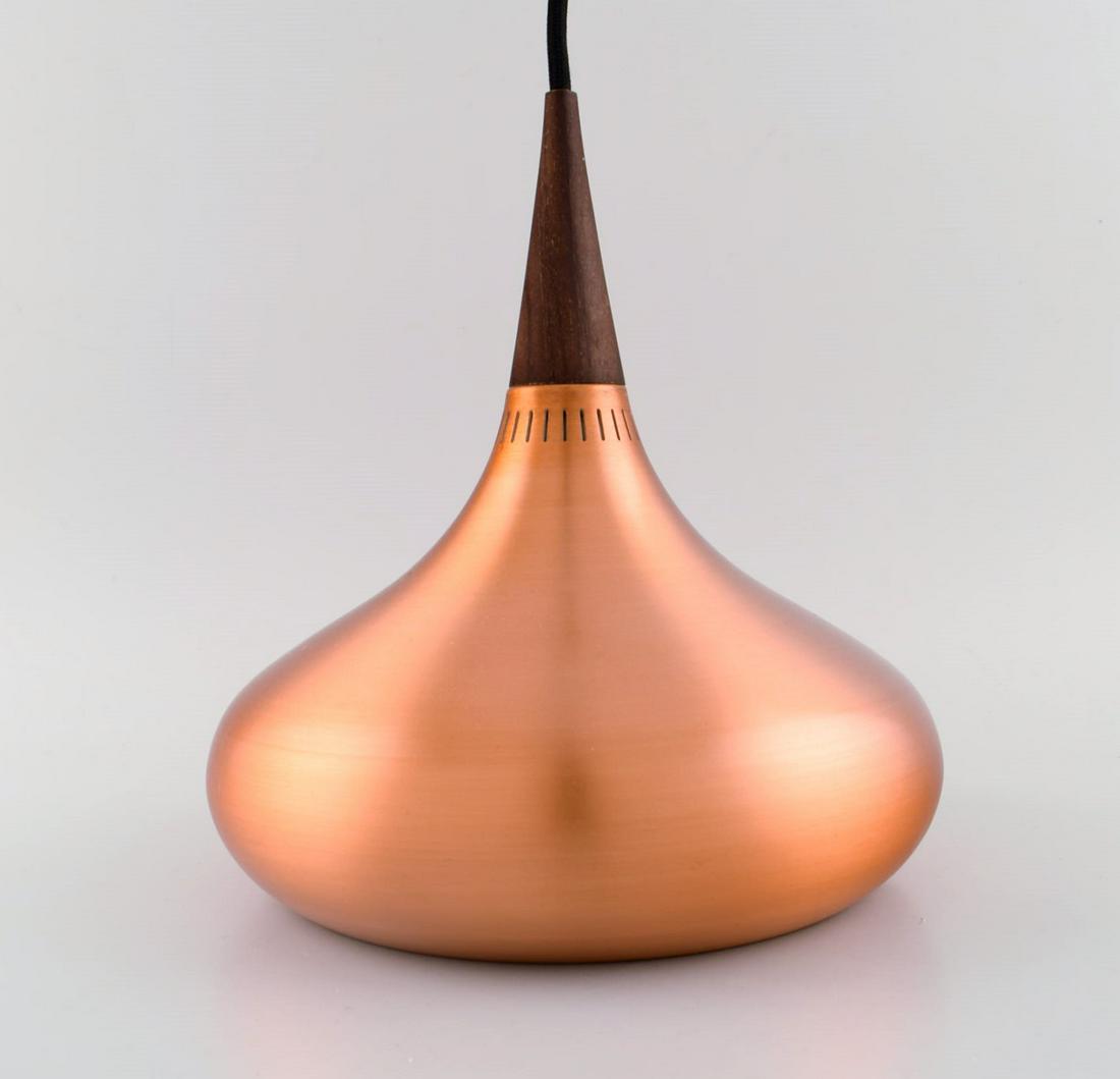 Orient pendant lamp in copper and rosewood. Late 20th century.: Title: Orient pendant lamp in copper and rosewood. Late 20th century. Description: Orient pendant lamp in copper and rosewood. Late 20th century. Designed by Jo hammerborg in 1963. Measures: 24 x 22 c