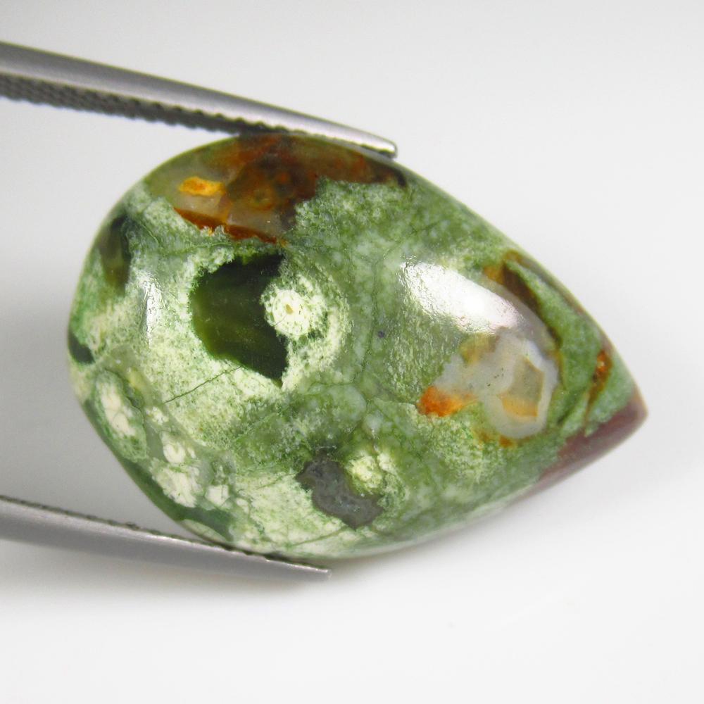 Natural Jasper Quartz - 17.78 Ct: No Reserve! Title: Natural Jasper Quartz - 17.78 Ct Origin: Brazil Weight: 17.78 Size/Dimensions: 25.0 x 17.5 x 6.5 mm Additional Information: Pieces : 1 No's / Shape : Pear Cabochon / Color : Green /
