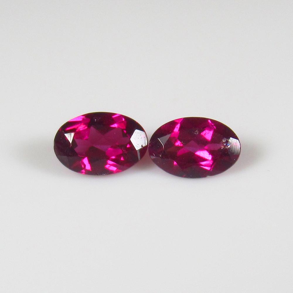 Natural Rhodolite Garnet Pair - 1.13 Ct (1 of 2)