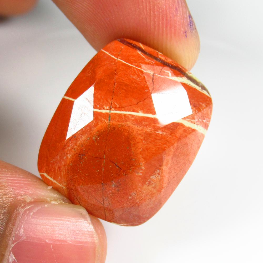 Natural Jasper Quartz - 32.98 Ct: No Reserve! Title: Natural Jasper Quartz - 32.98 Ct Origin: Brazil Weight: 32.98 Size/Dimensions: 21.0 x 19.0 x 7.7 mm Additional Information: Pieces : 1 No's / Shape : Cushion Cabochon / Color : Oran
