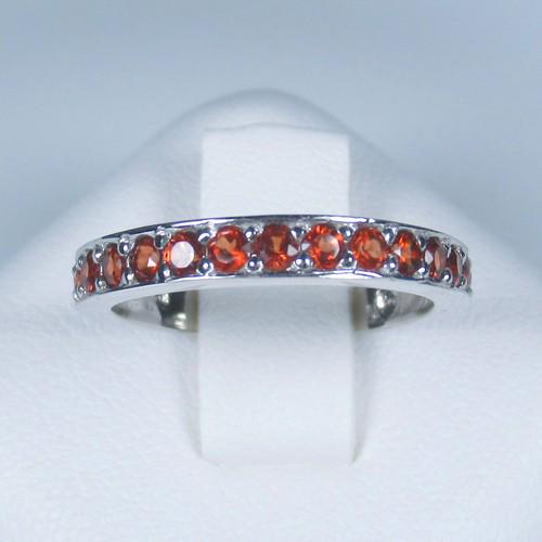 2.51 g 925 Silver Ring with Natural Garnet (1 of 4)