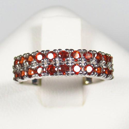 2.00 g 925 Silver Ring with Natural Garnet (1 of 3)