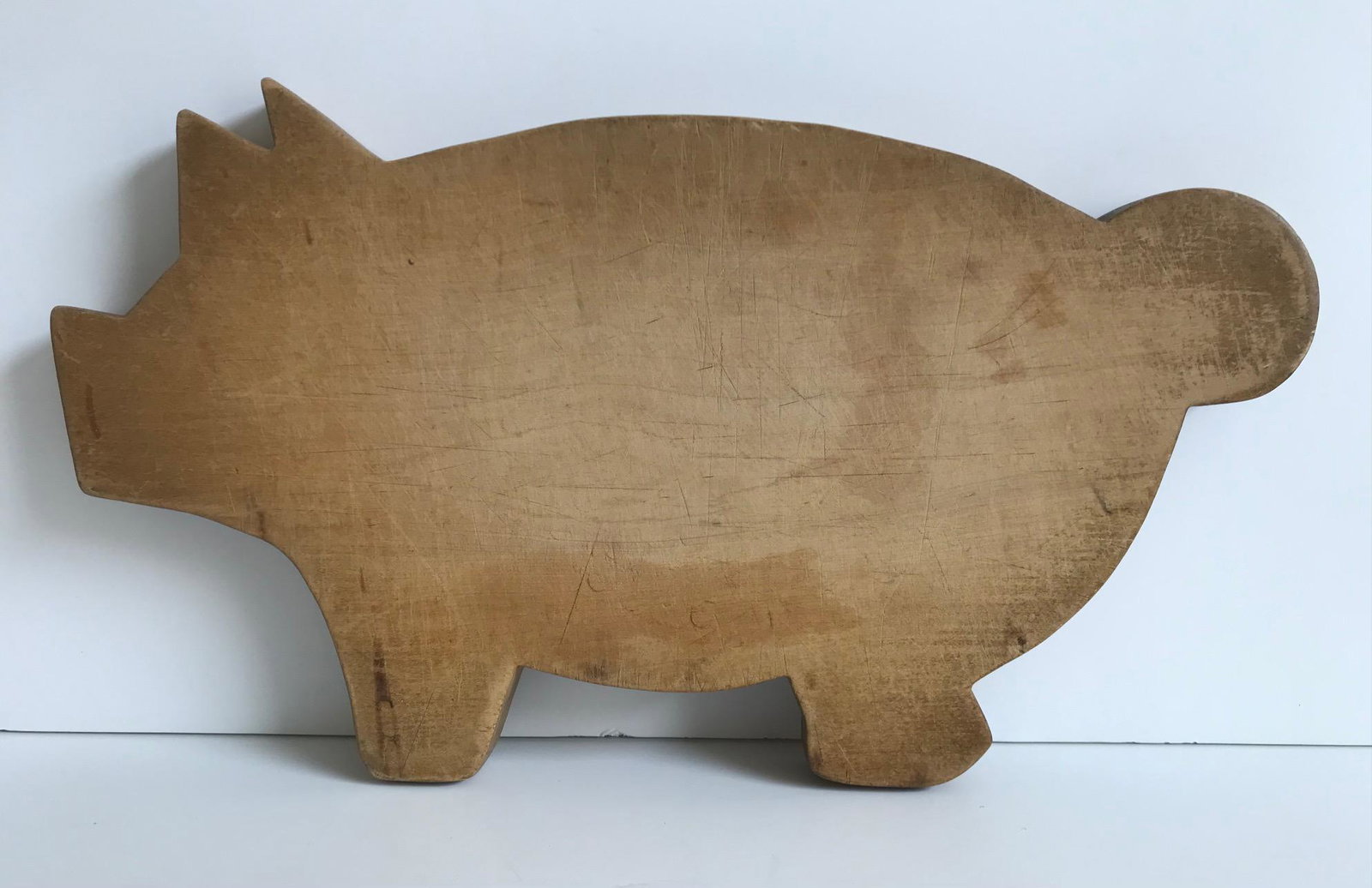 Pig Cutting Board (1 of 2)