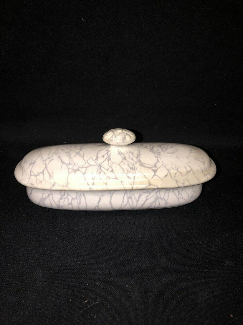 marble mulberry razor box: It measures 8 1/2” x 3 1/4” x 3 3/8” and dates around the 1850’s. It has no chips, cracks or repairs Shipping: Domestic: Flat-rate of $15.00 to anywhere within the contiguous U