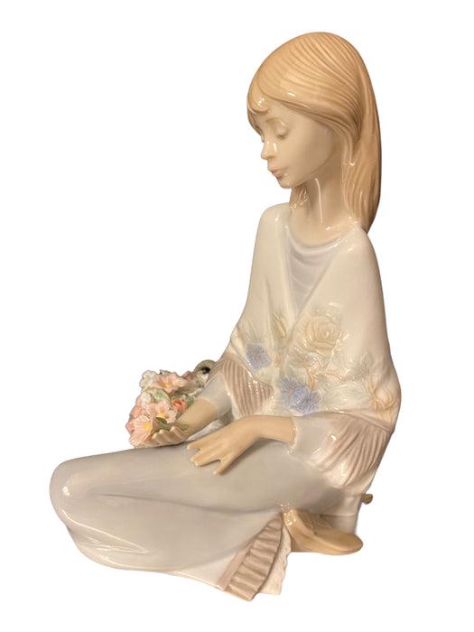 Vintage Retired Lladro Flower Song figurine 7607 Limited Serie, Hand Made in Spain, 7.5” (1 of 9)