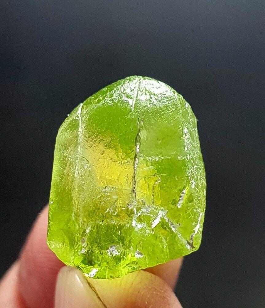 29.85 Carats Very Beautiful Apple Green Peridot Crystal From Kohestan KPK Pakist: 29.85 Carats Very Beautiful Apple Green Peridot Crystal From Kohestan KPK Pakistan Product: Green Peridot Orign: Kohestan KPK Pakistan Shape: Crystal Size: 2 CM X 1.2 CM X 1.3 CM Weight: Treatment: Co
