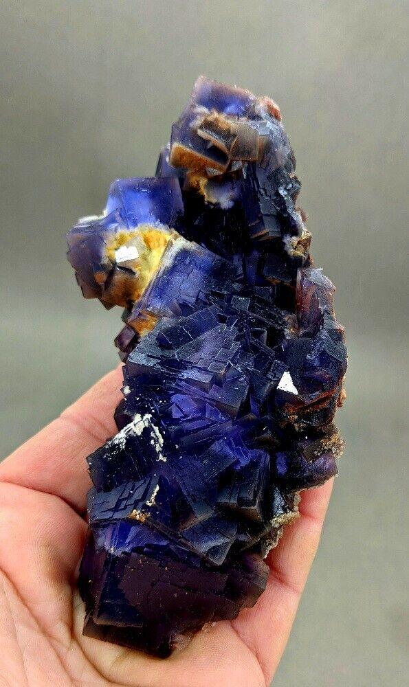 383 Grams Very Beautiful Fluorite Crystal From Baluchistan Pakistan: 383 Grams Very Beautiful Fluorite Crystal From Baluchistan Pakistan Size 14 CM X 6.4 CM X 5.3 CM Reserve: $100.00 Shipping: Domestic: Flat-rate of $20.00 to anywhere within the contiguous U.S. Interna