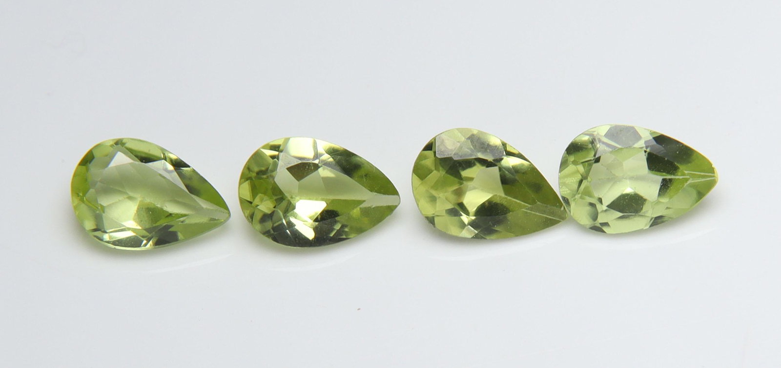 1.66 cts Natural Peridot Set (1 of 5)