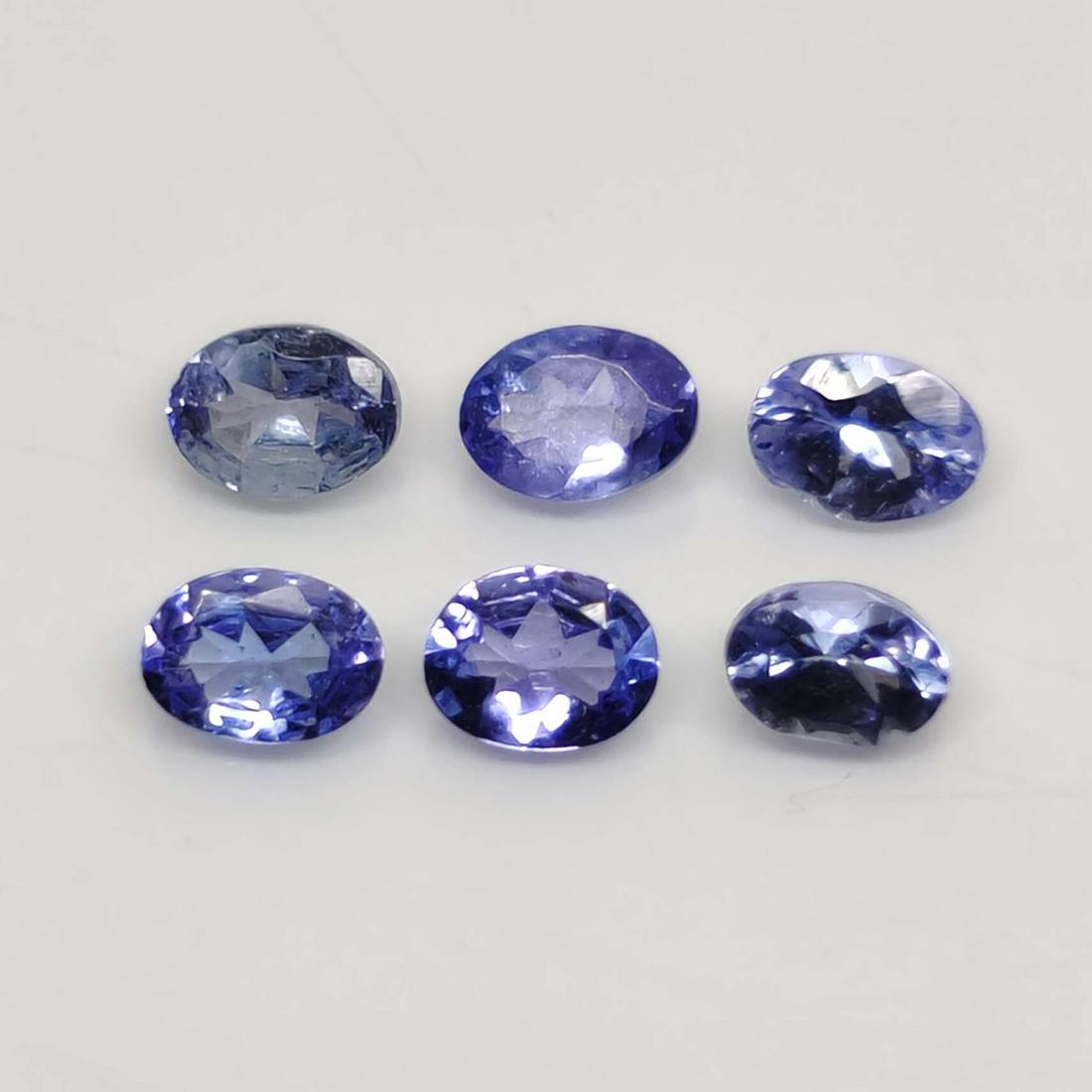 1.00 ct Natural Tanzanite Lot: No Reserve! Title: 1.00 ct Natural Tanzanite Lot Additional Information: Gemstones: Natural Tanzanite Carat Weights: 1.00 ct Size/Dimensions: 4 x 3 mm Materials & Techniques: Tanzanite Shipping: Domes