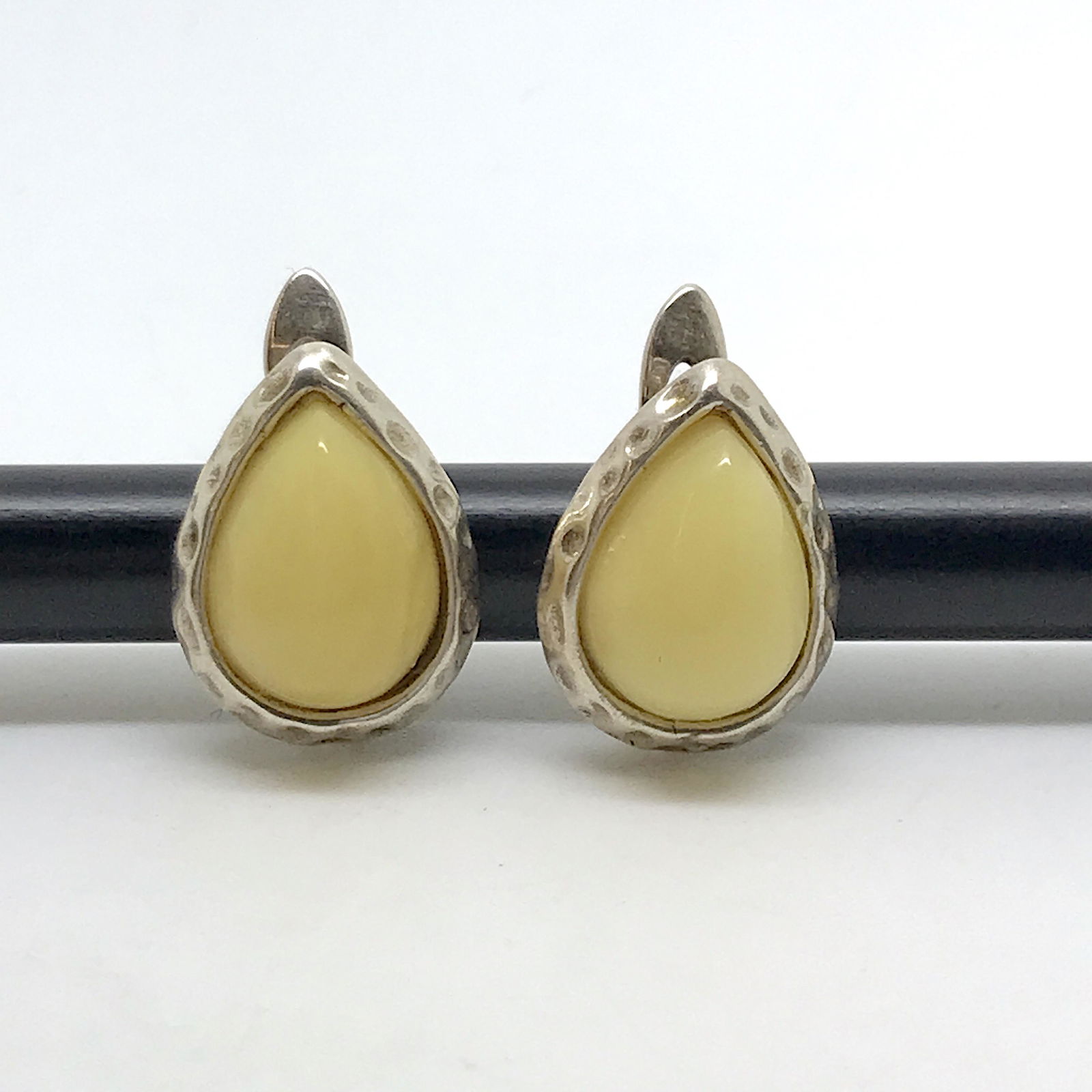 Marvellous Amber Earrings (1 of 6)