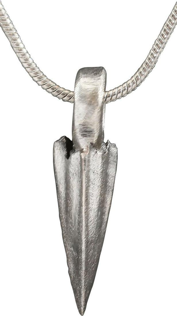 ROMAN ARROWHEAD PENDANT NECKLACE, 3rd-5th C.AD (1 of 2)