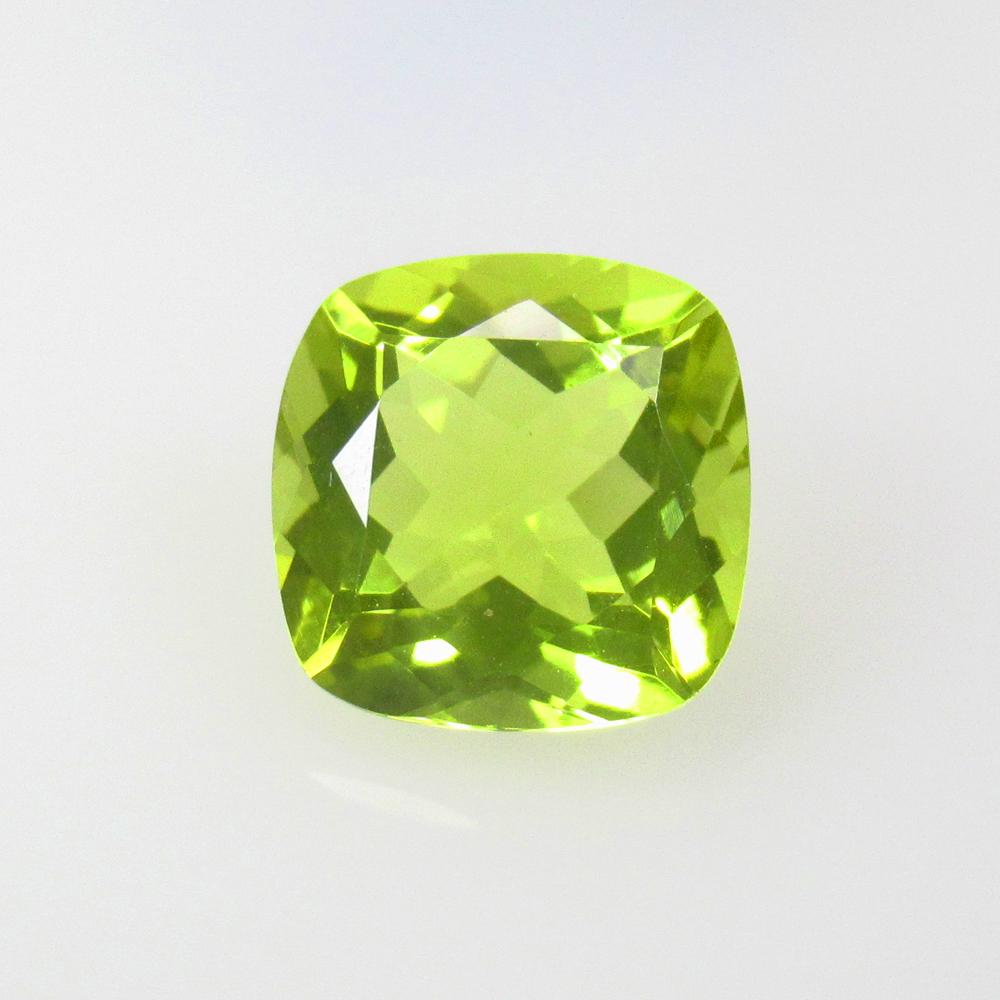 5.26 Ctw Natural Lemon Quartz Cushion Cut: No Reserve! Title: 5.26 Ctw Natural Lemon Quartz Cushion Cut Stone Clarity: VVS Gemstones: Natural Lemon Quartz Carat Weights: 5.26 Size/Dimensions: 11.10 x 11.10 x 7.00 mm Additional Information: Top