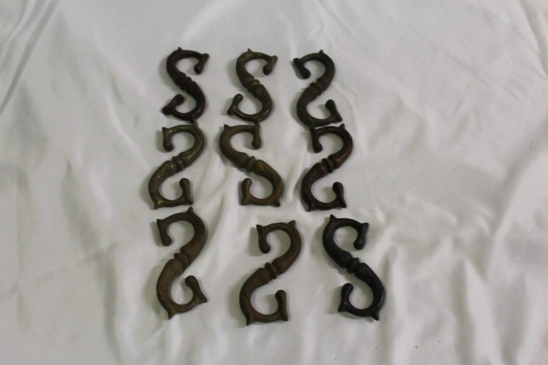 Chandelier (S) hooks Bronze ornate design (1 of 4)