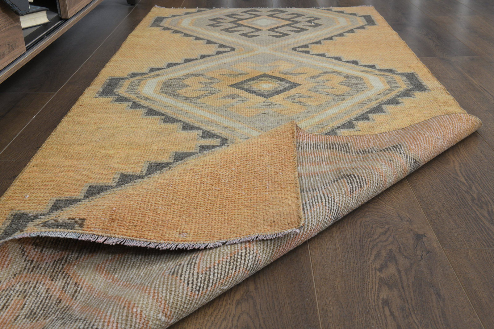 3x6.9 Ft ORANGE TURKISH Handmade: Title: 3x6.9 Ft ORANGE TURKISH Handmade Origin: Turkey Date/Period: 1960 - 1970 Dimension: Width: 3 feet x Length: 6.9 feet Materials: Wool And Cotton Description: This Turkish Rug one-of-a-kind Vinta