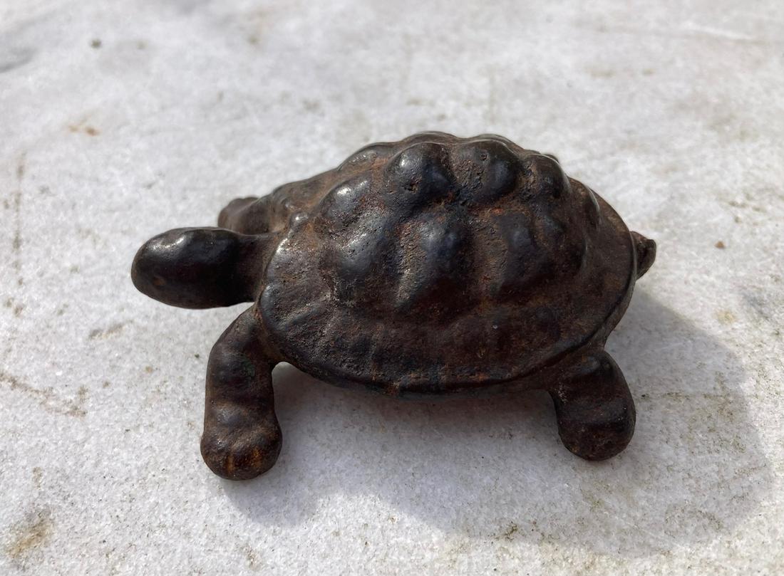 Early 20thc cast iron turtle with nice old finish (1 of 4)