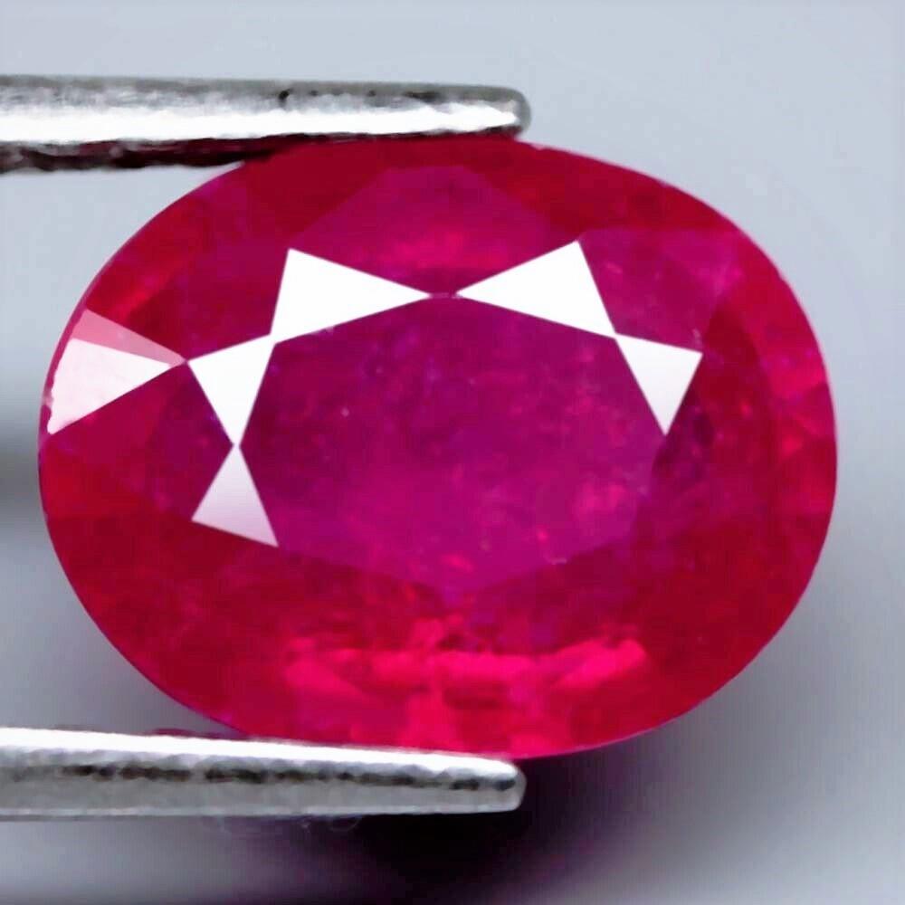 3,79 cts Natural Oval Red Ruby (1 of 3)