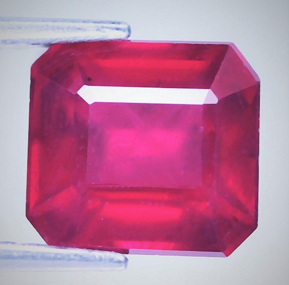 3,58 cts Natural Scissor Cut Pink Red ruby (1 of 2)
