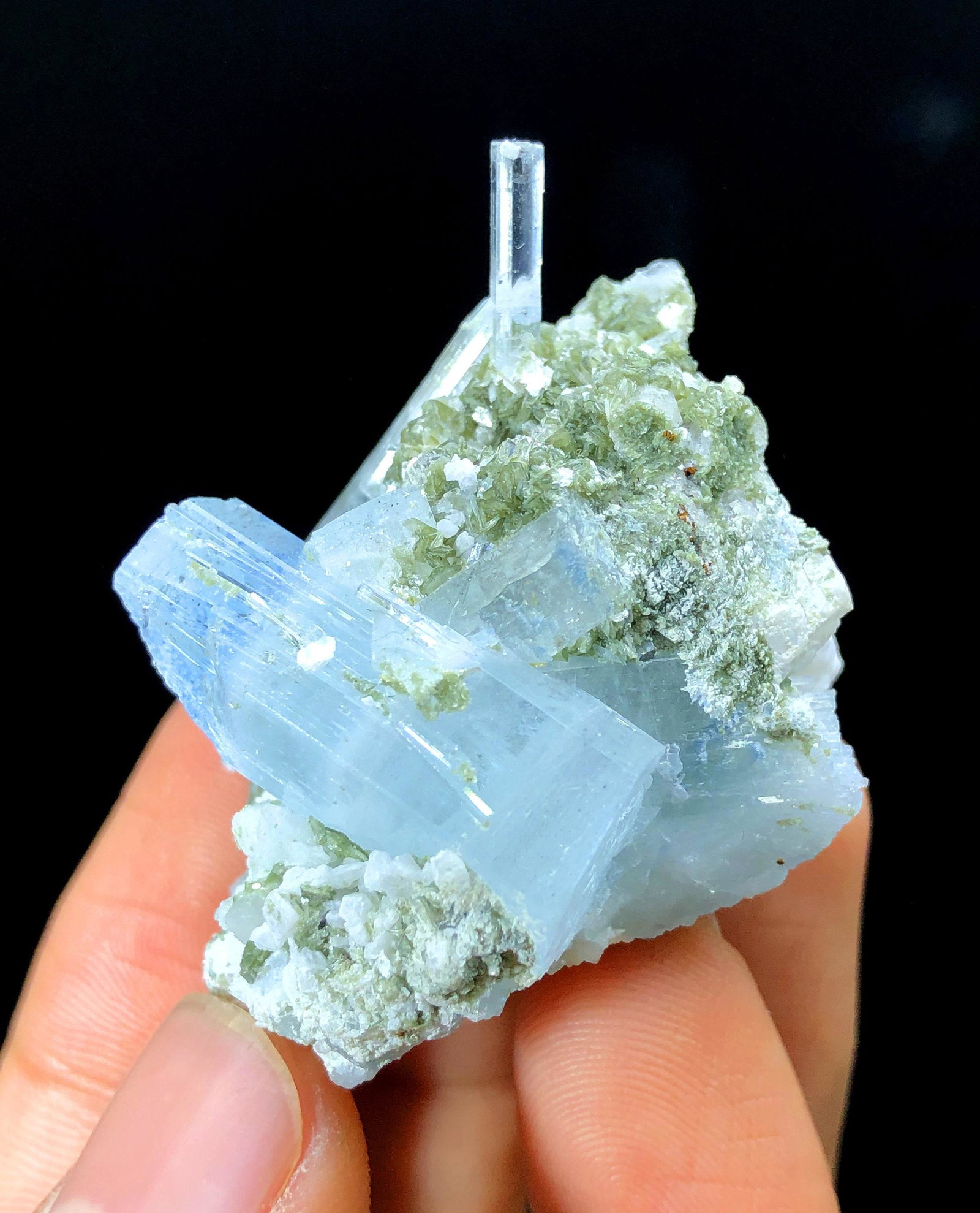 Natural Terminated Blue Aquamarine Crystals With Mica and Feldspar Mineral Specimen From Shigar: Materials: Gem type: Aquamarine Description Natural Terminated Blue Aquamarine Crystals With Mica and Feldspar Mineral Specimen From Shigar Valley Skardu Pakistan Weight : 29 gram Size : 45*33*27 mm O