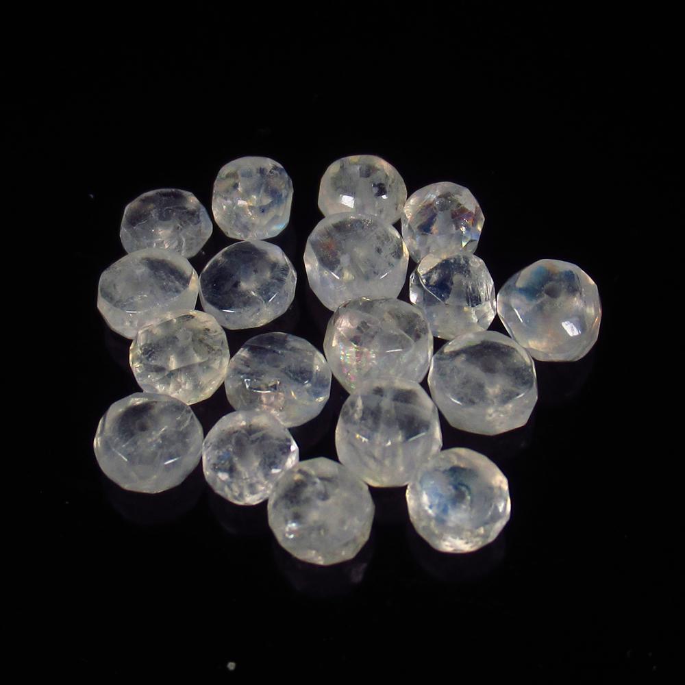 Natural Blue Moonstone Beads - 13.08 Ct: No Reserve! Title: Natural Blue Moonstone Beads - 13.08 Ct Origin: India Weight: 13.08 Size/Dimensions: 4.8 - 5.7 mm Additional Information: Pieces : 19 No's / Shape : Round Drilled / Color : Blue Tin