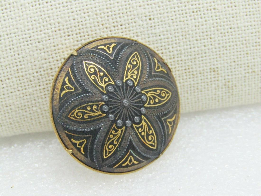 Vintage Damascene Round Domed Brooch, Trombone Clasp, Nearly 1.5", Gold oOne, 19 (1 of 5)