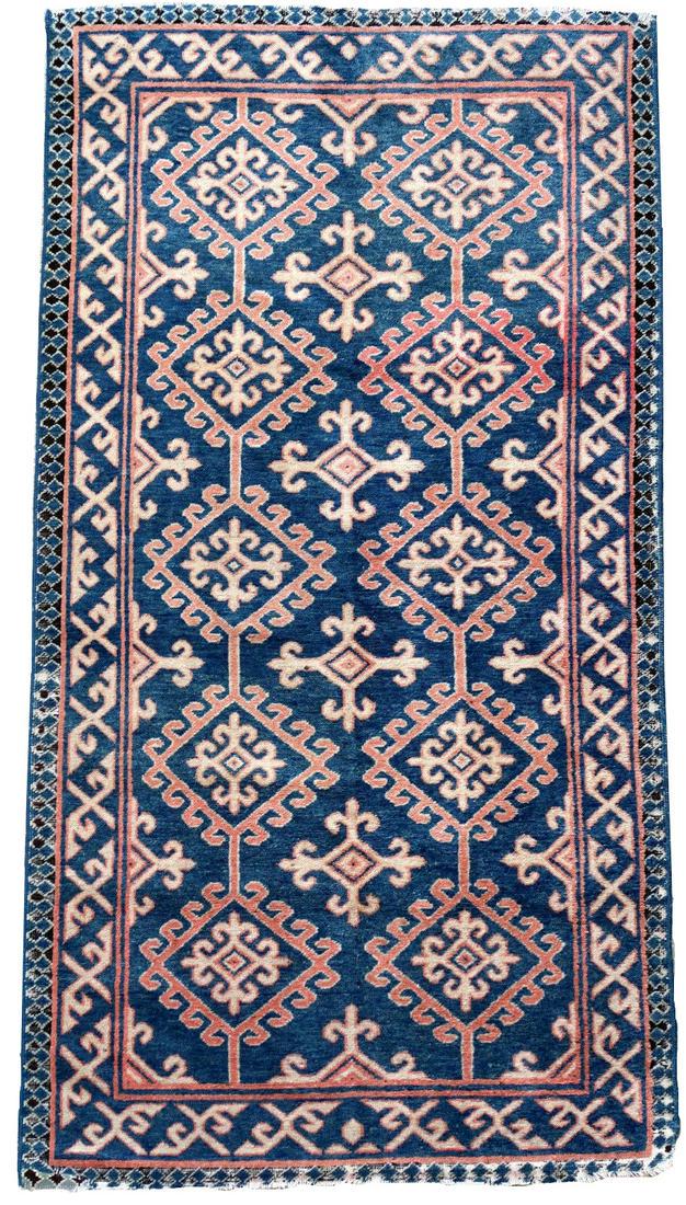 Handmade antique Caucasian Avar rug 2.9' x 5.5' (89cm x 168cm) 1900s: Title: Handmade antique Caucasian Avar rug 2.9' x 5.5' (89cm x 168cm) 1900s Origin: Daghestan Dimension:2.9' x 5.5' (89cm x 168cm) Materials: wool Year: 1900s Description:Handmade antique Caucasian Av