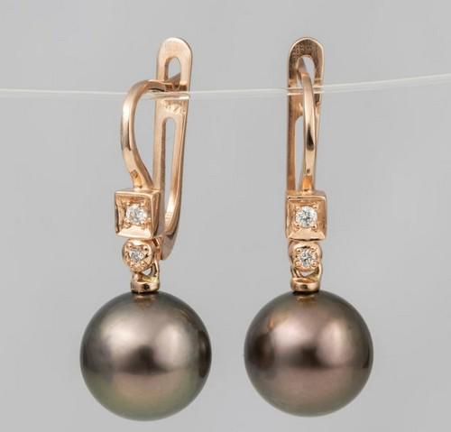 10x11mm Round Tahitian Pearls - 14 kt. Pink gold - Earrings - 0.07 ct: Title: 10x11mm Round Tahitian Pearls - 14 kt. Pink gold - Earrings - 0.07 ct Description: Produced by the Pinctada Margaritifera Oyster in the tropical lagoons of French Polynesia, these pearls have a