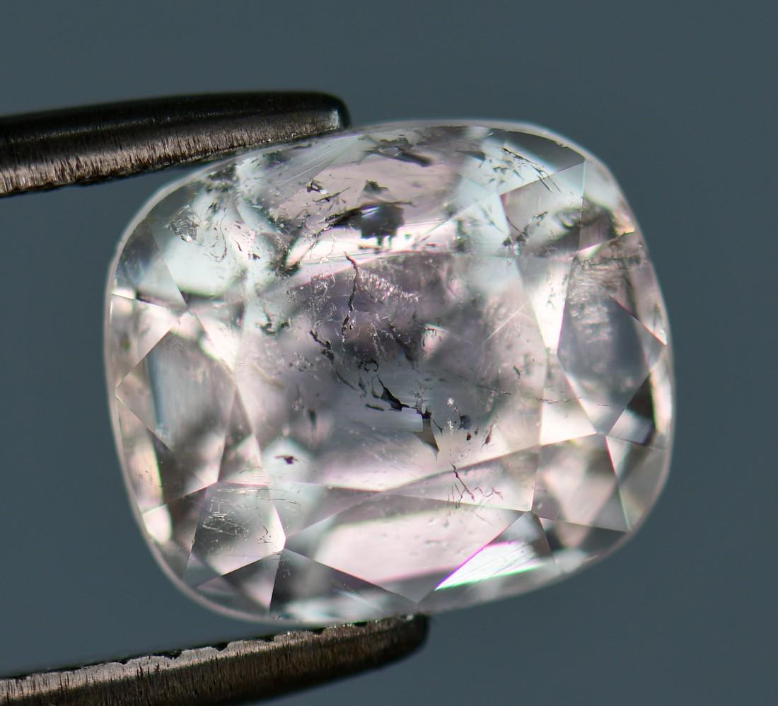 4.60 Carat Natural Stunning Katlang Topaz Genstone ~Pakistan: Title: 4.60 Carat Natural Stunning Katlang Topaz Genstone ~Pakistan Carat Weights: 4.60 Carat Size/Dimensions: 10x8x6 mm Origin: Pakistan Reserve: $50.00 Shipping: Domestic: Flat-rate of $10.00 to any