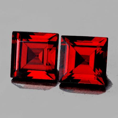 7.00 mm 2 pcs Square AAA Fire Red Mozambique Garnet (1 of 2)